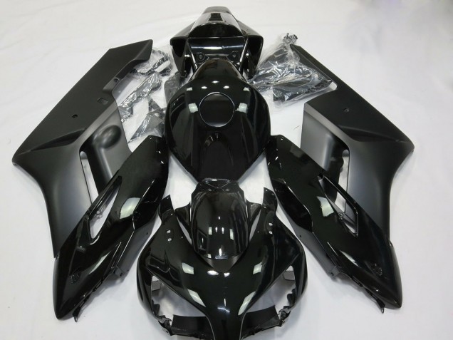 04-05 Matte and Gloss Black CBR1000RR Fairings