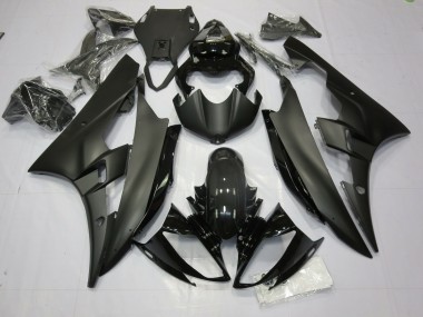 06-07 Matte and Gloss Black R6 Fairings